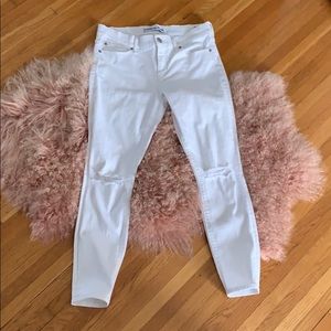 EXPRESS 🤍 Mia White Mid Rise Ankle Jegging